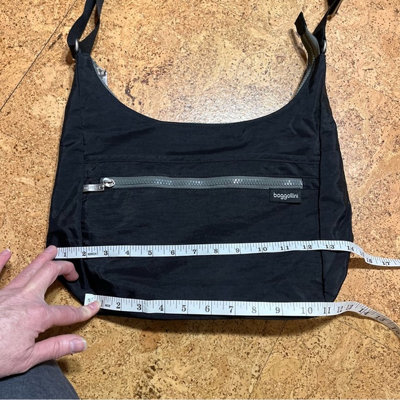 Baggallini Sidekick Large RFID Black Hobo Crossbody Bag Purse - Picture 8 of 16